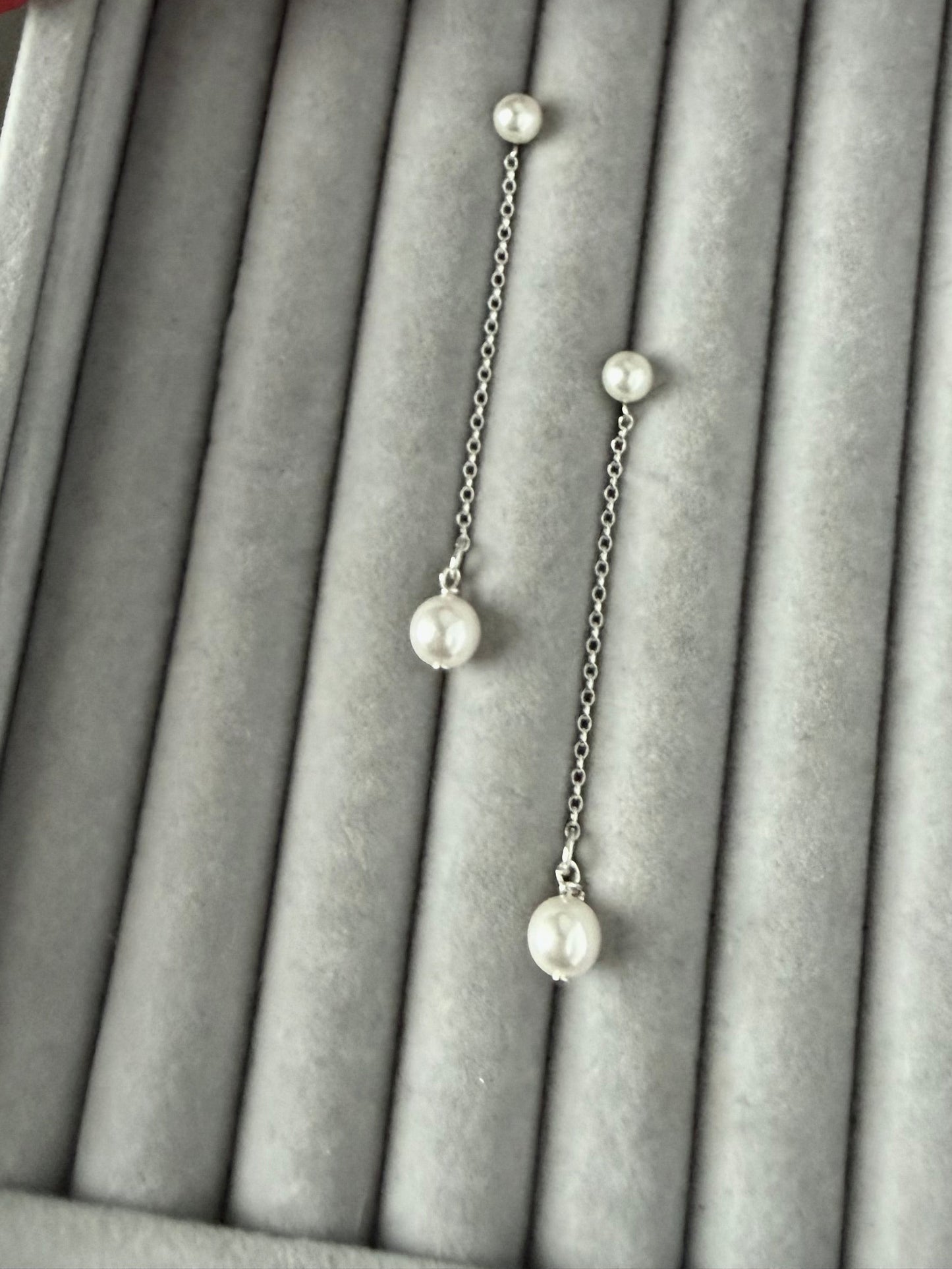 Pearl drop earrings