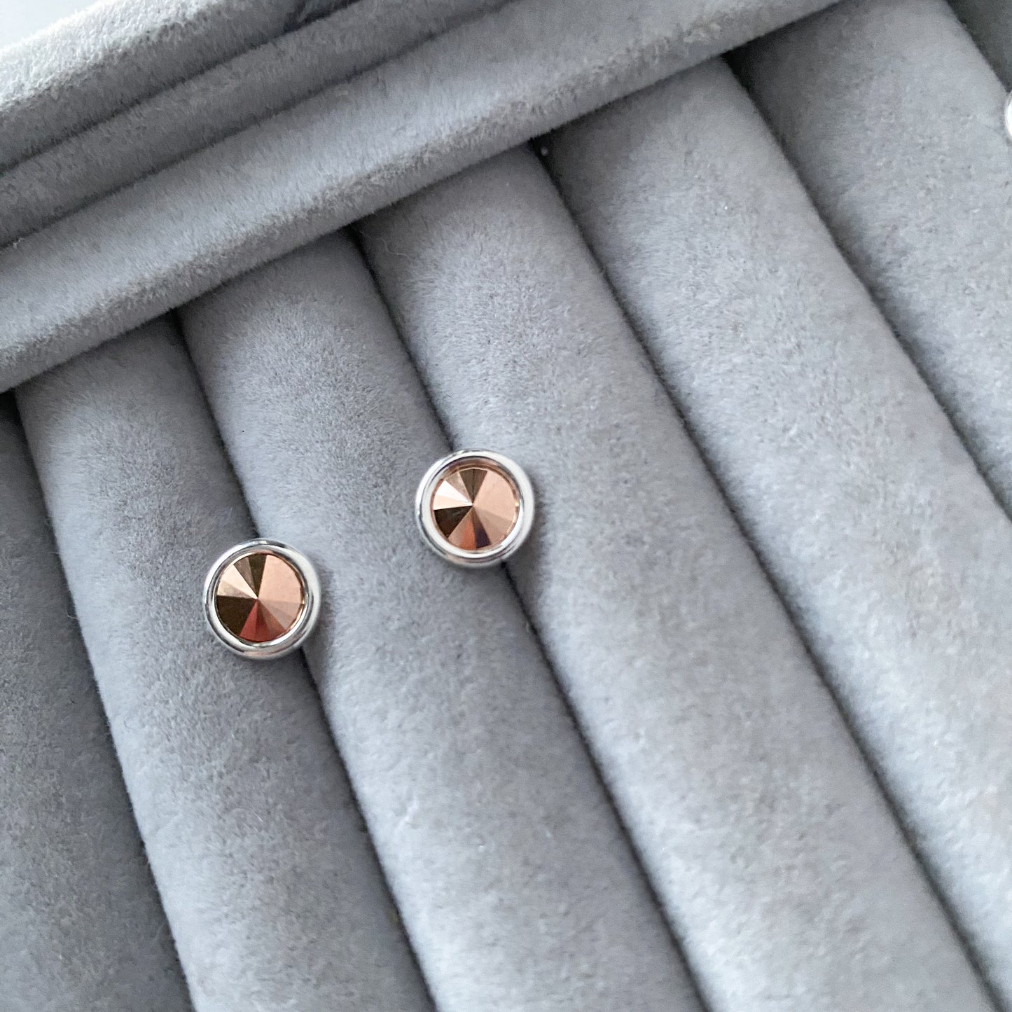 Wee Round Studs