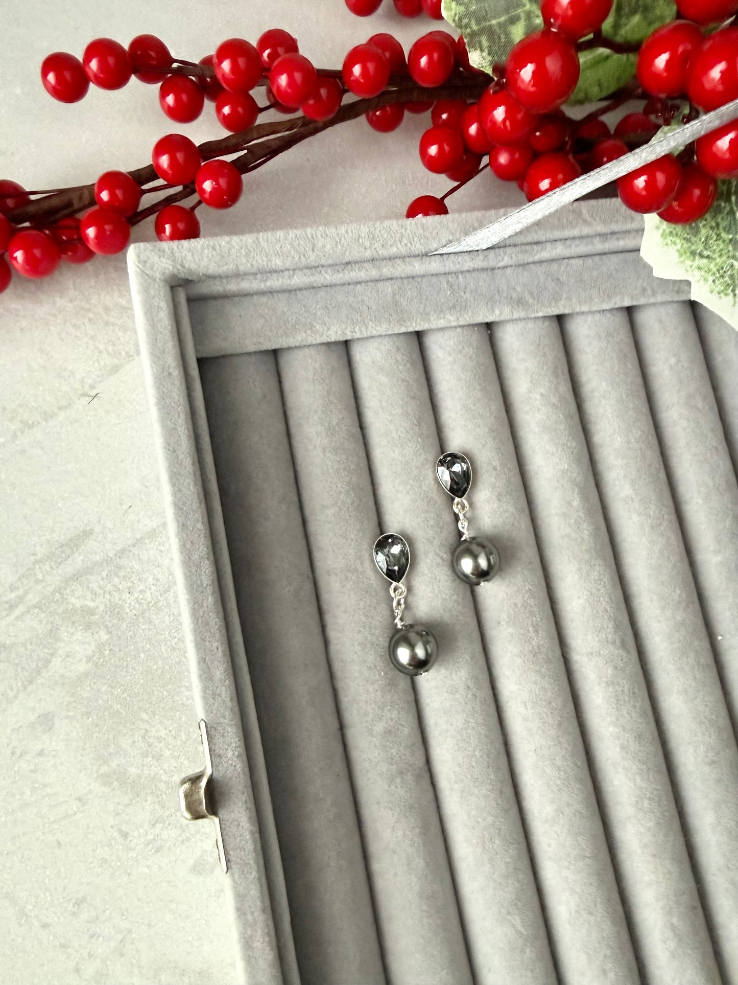 Dee Pearl drop earrings